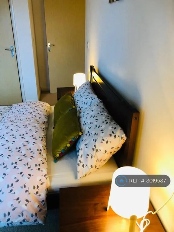 2 bedroom penthouse for rent