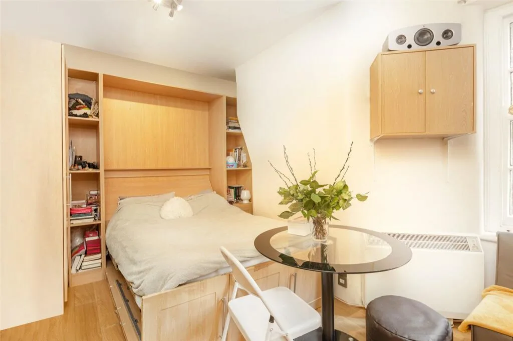 Studio flat for rent