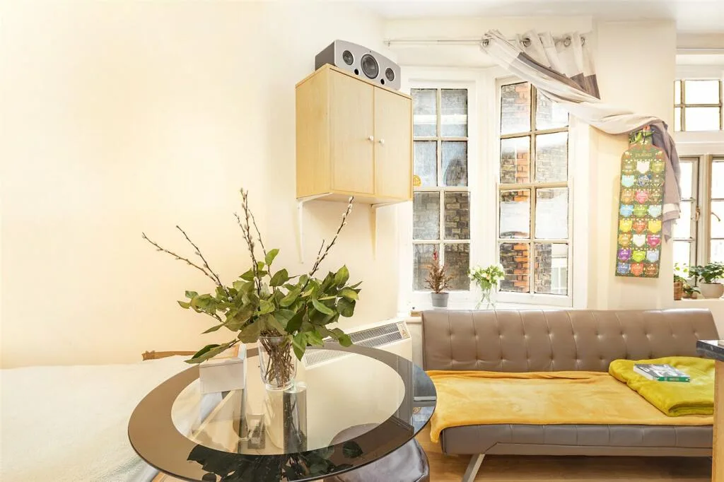 Studio flat for rent