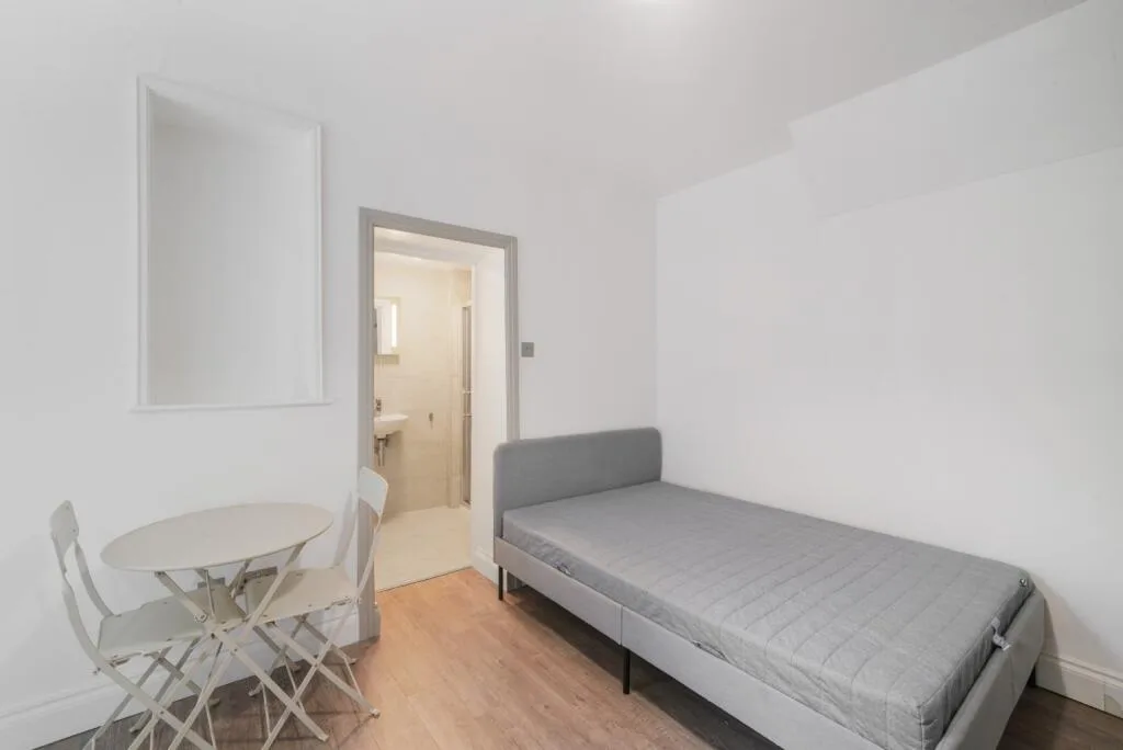 Studio flat for rent