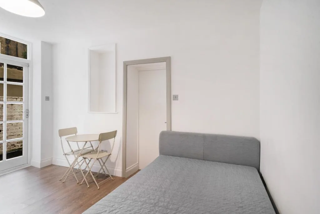 Studio flat for rent