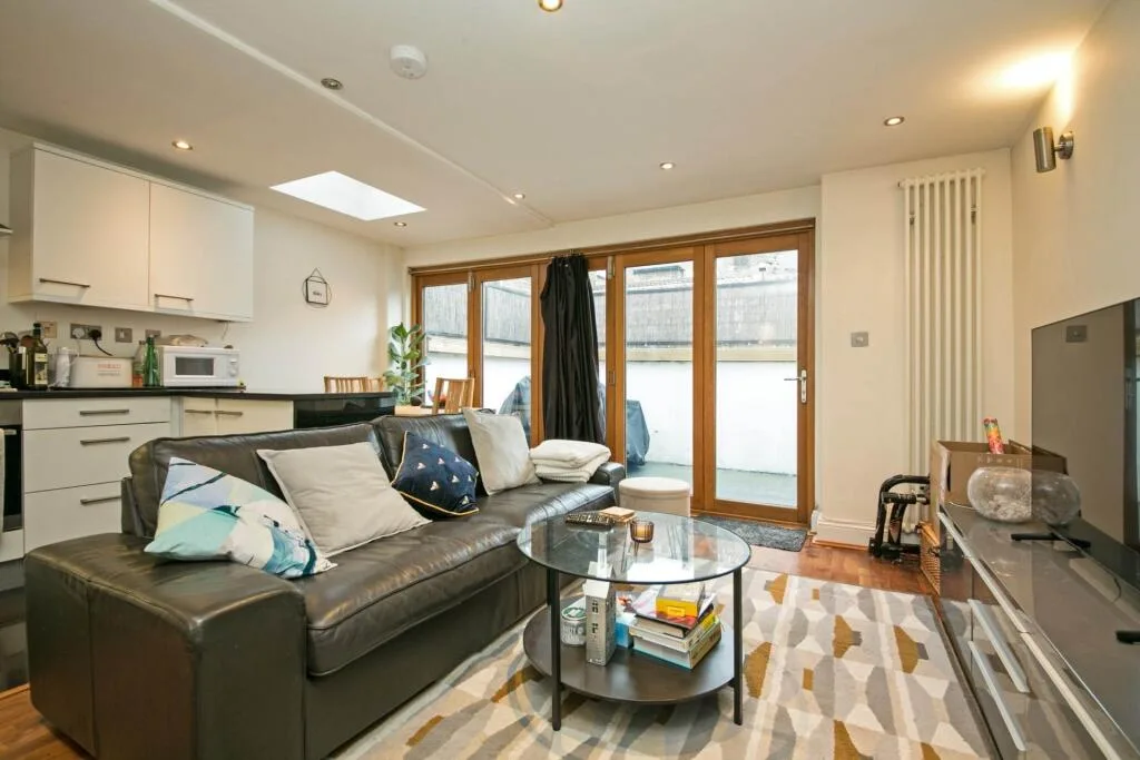 2 bedroom flat for rent