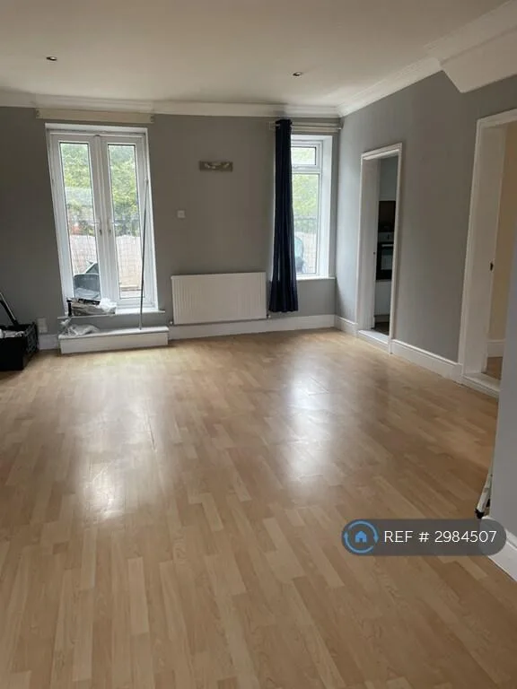 3 bedroom flat for rent