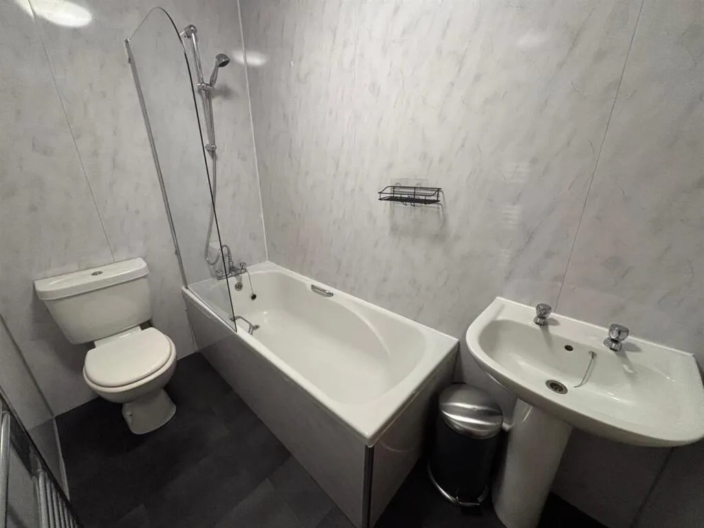 4 bedroom flat for rent