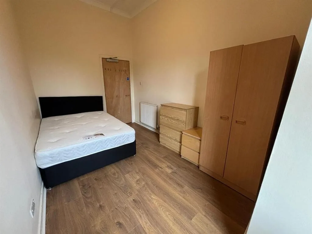 4 bedroom flat for rent