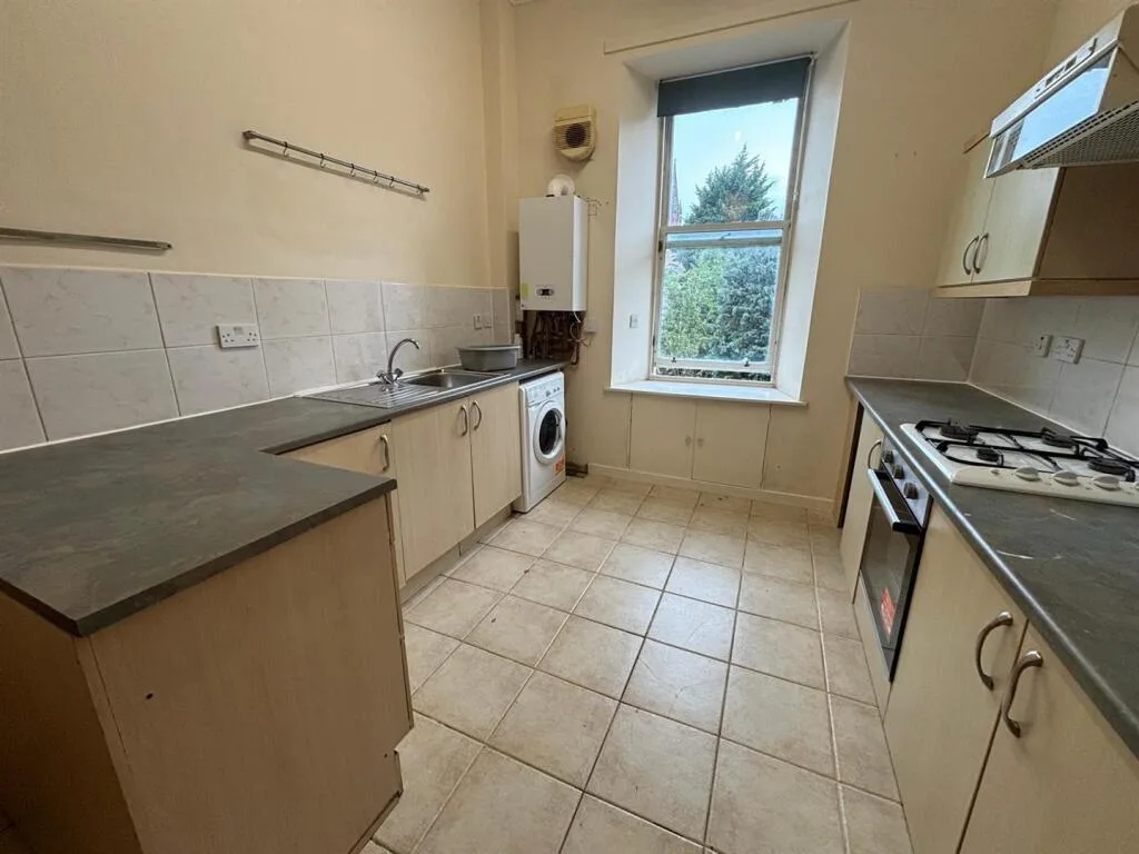 4 bedroom flat for rent