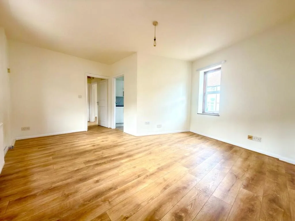 2 bedroom ground floor flat for rent