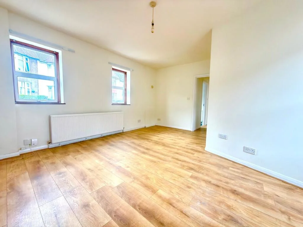 2 bedroom ground floor flat for rent