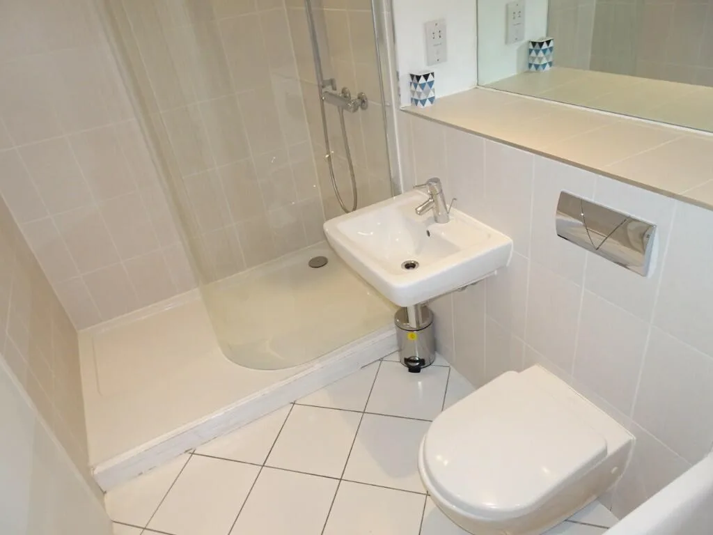 2 bedroom penthouse for rent