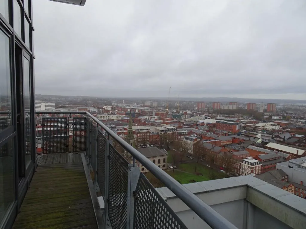 2 bedroom penthouse for rent