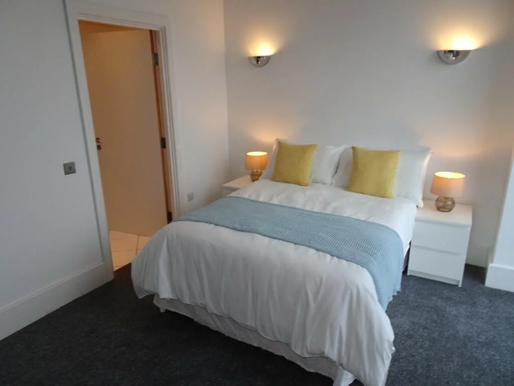 2 bedroom penthouse for rent