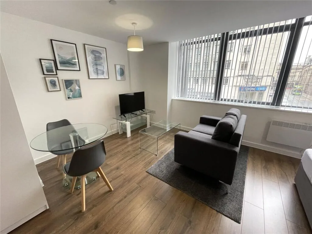 Studio flat for rent