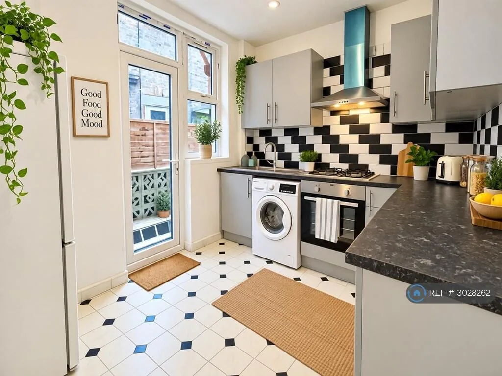 3 bedroom flat for rent