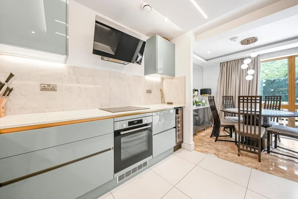 3 bedroom apartment for rent