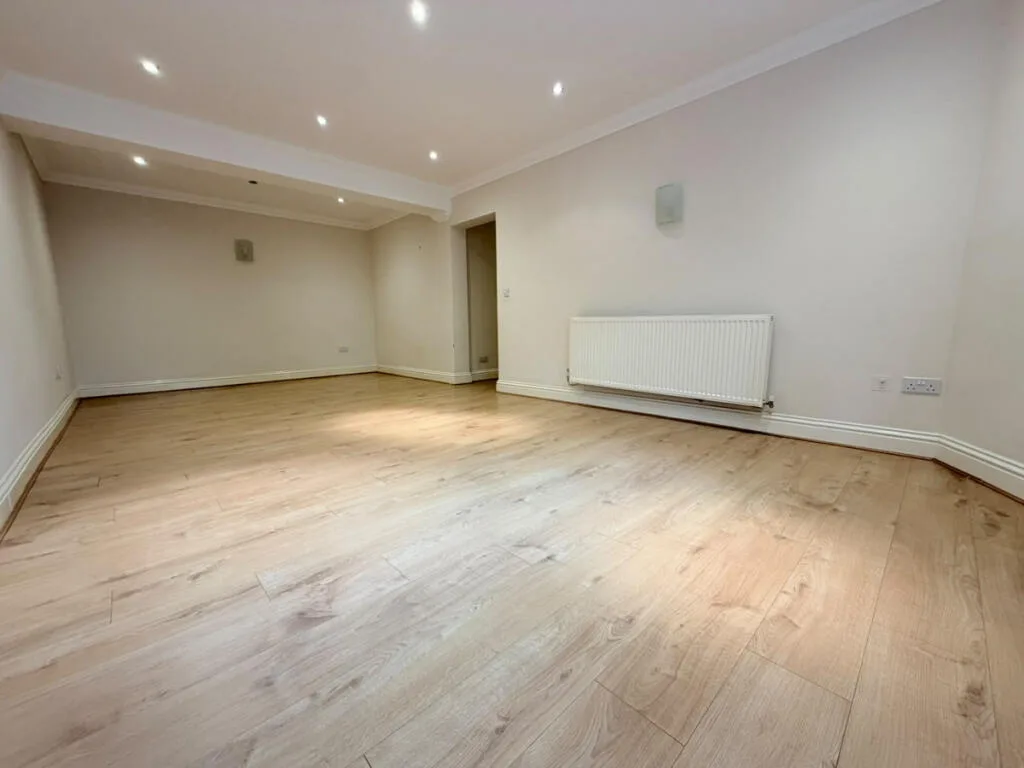 3 bedroom flat for rent