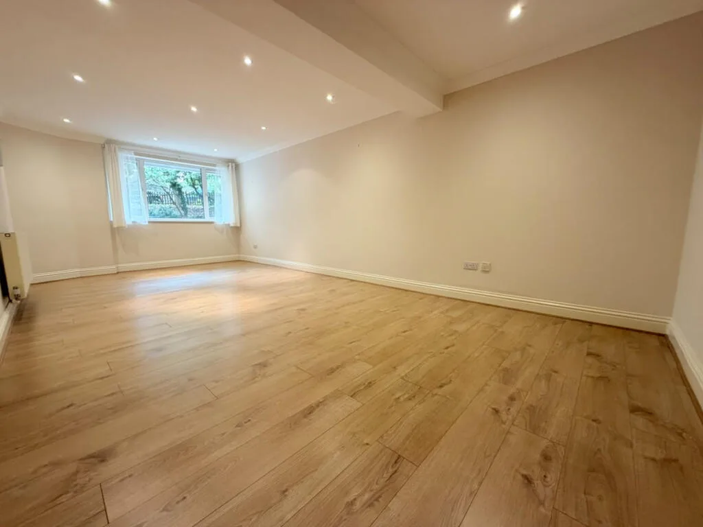 3 bedroom flat for rent