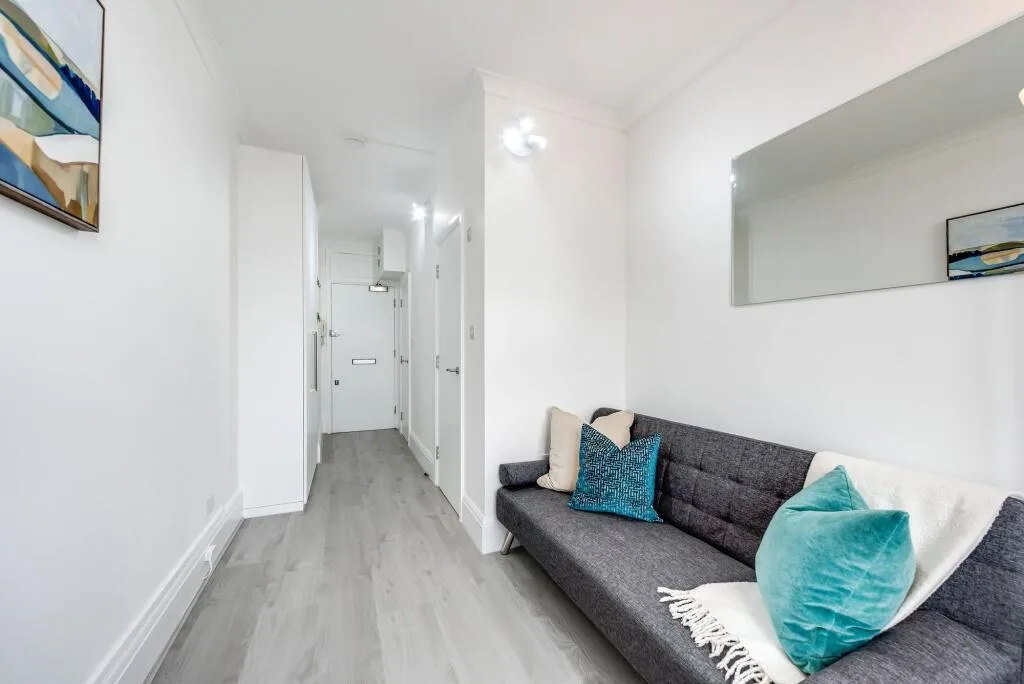 Studio flat for rent