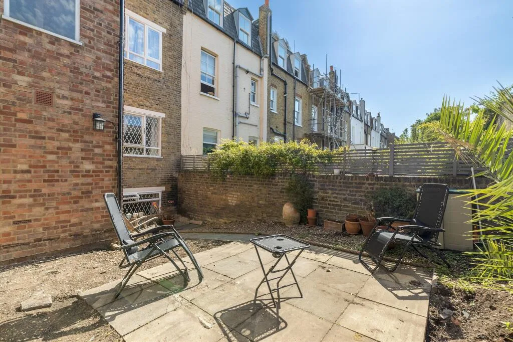 2 bedroom flat for rent