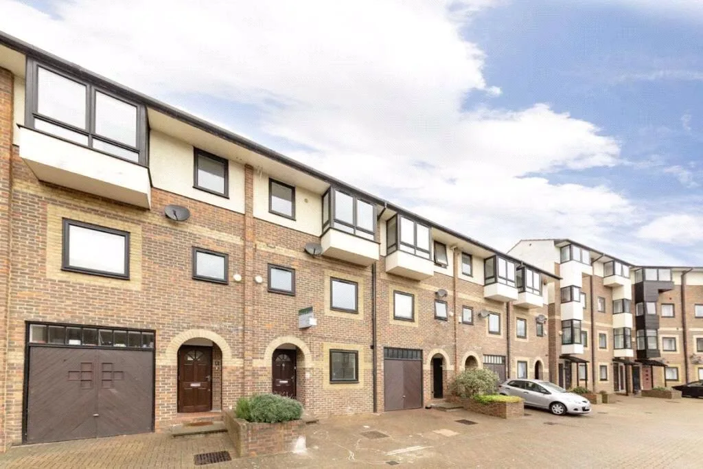 4 bedroom terraced house for rent