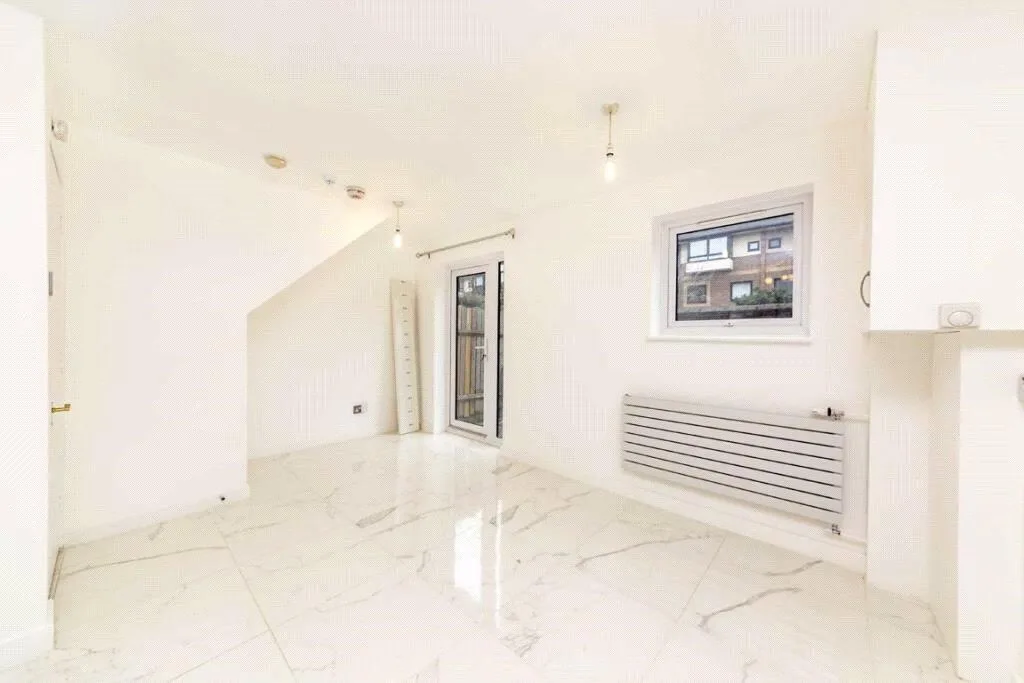 4 bedroom terraced house for rent