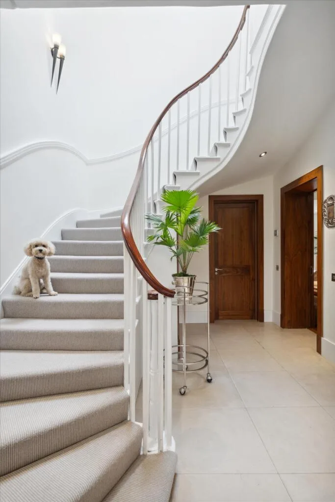 5 bedroom terraced house for rent