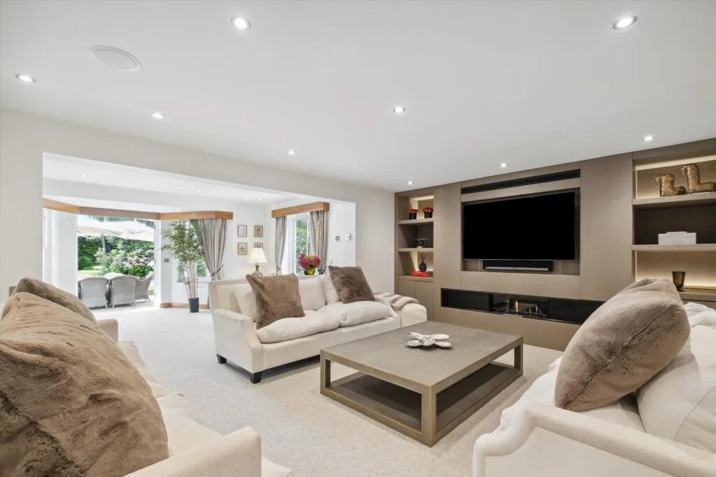 5 bedroom terraced house for rent