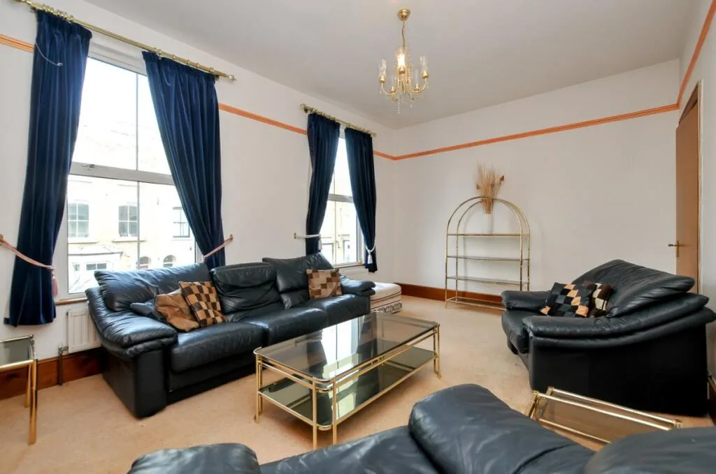 3 bedroom flat for rent