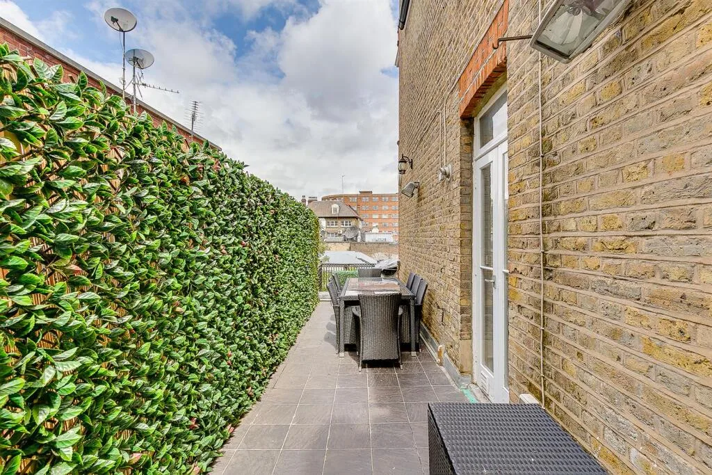 3 bedroom flat for rent