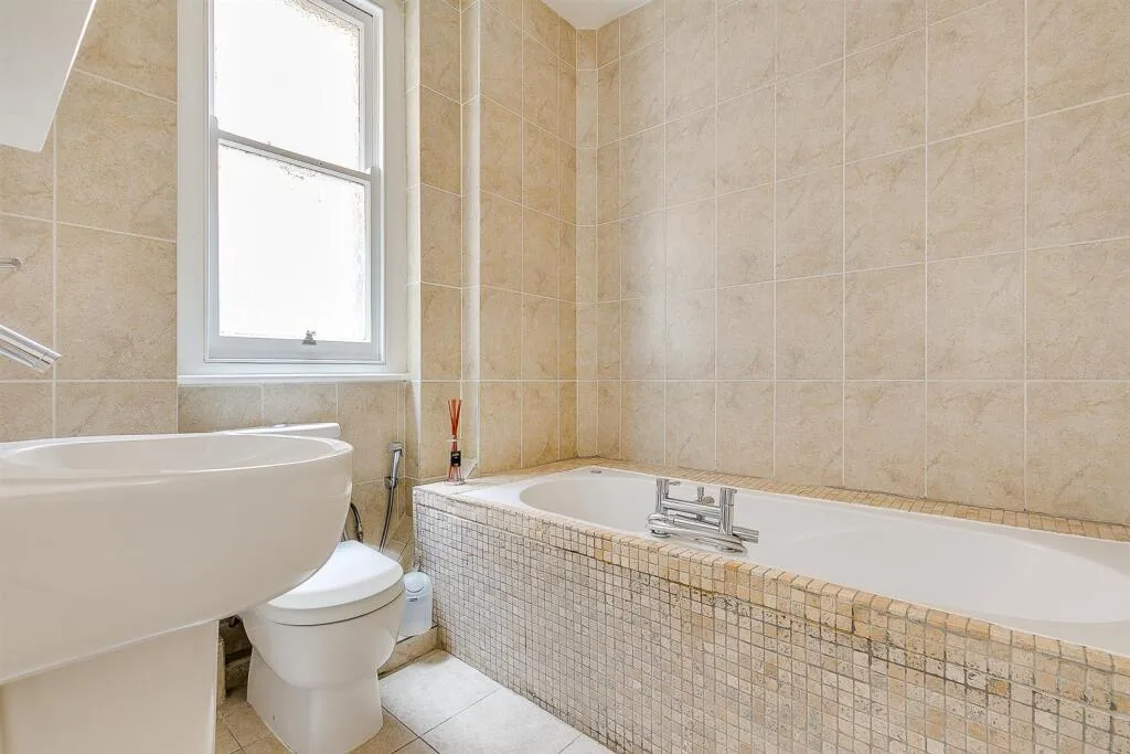 3 bedroom flat for rent