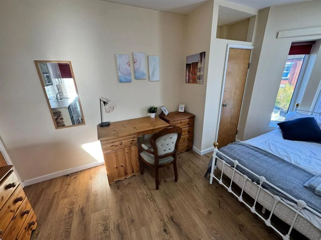 1 bedroom house of multiple occupation for rent