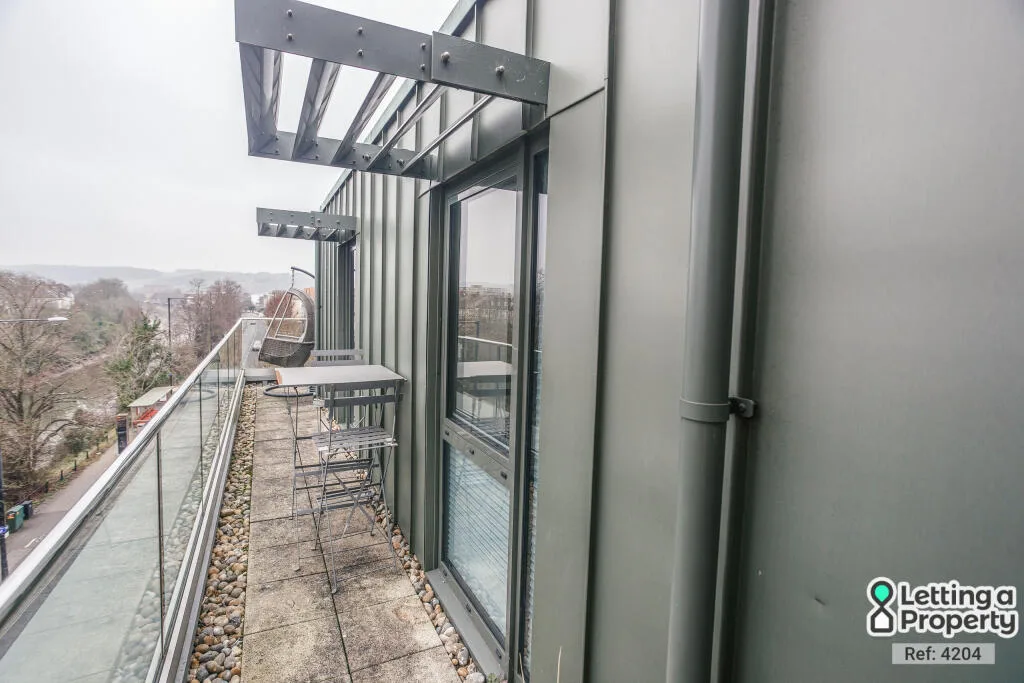2 bedroom penthouse for rent