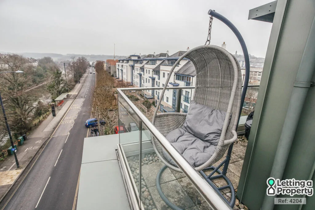2 bedroom penthouse for rent