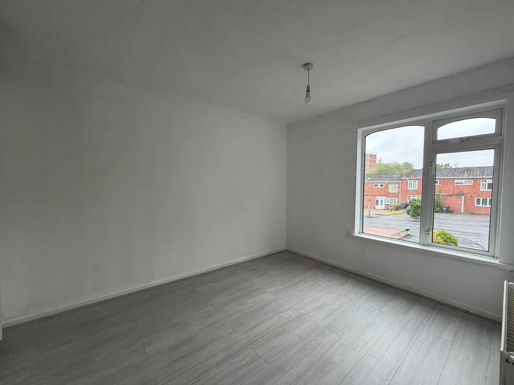3 bedroom semi-detached house for rent