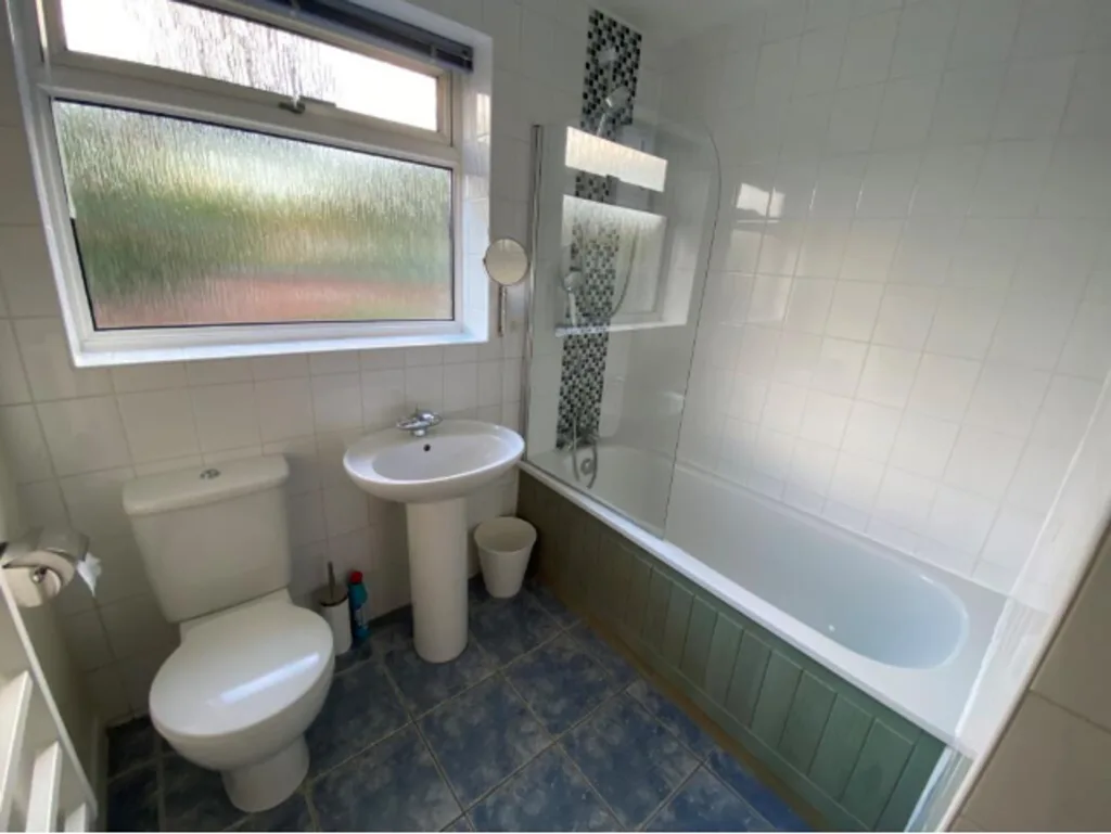 3 bedroom mews property for rent