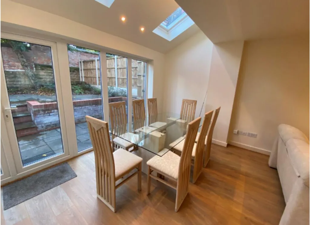 3 bedroom mews property for rent