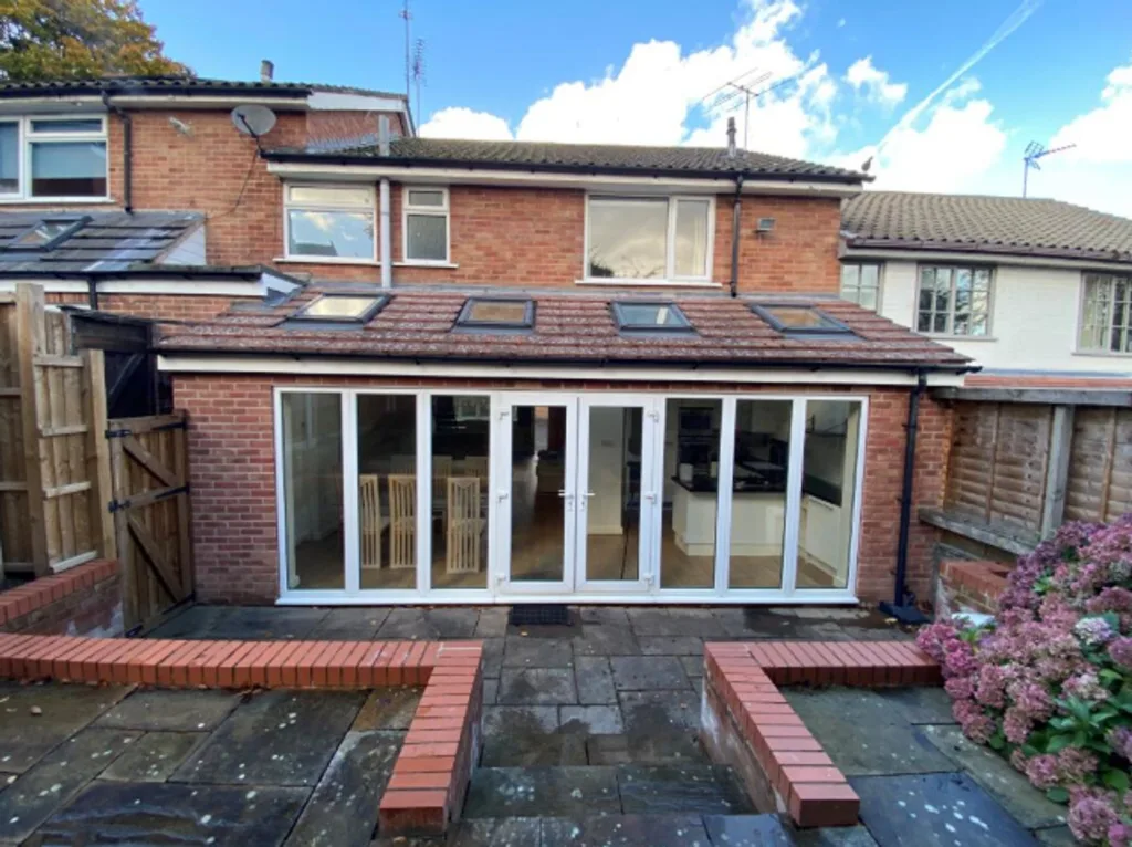 3 bedroom mews property for rent