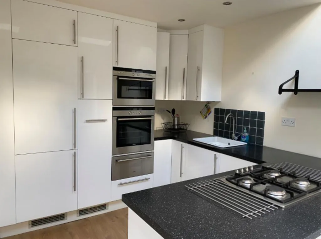 3 bedroom mews property for rent