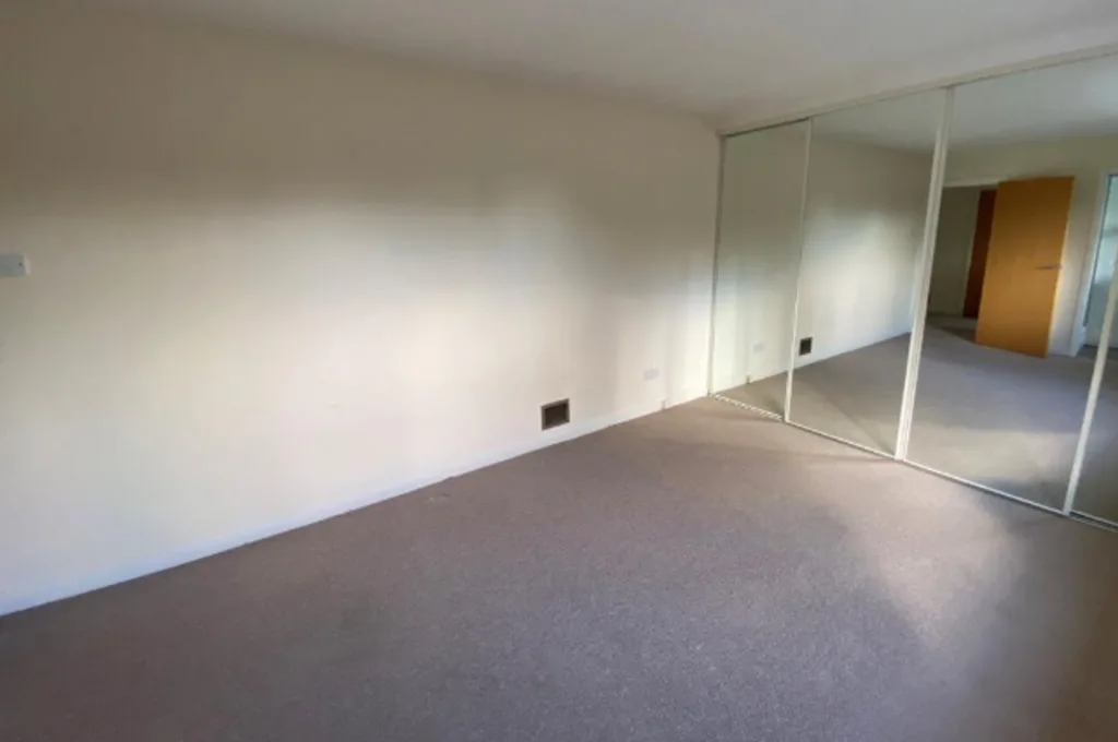 3 bedroom mews property for rent