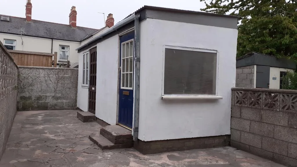 2 bedroom house for rent