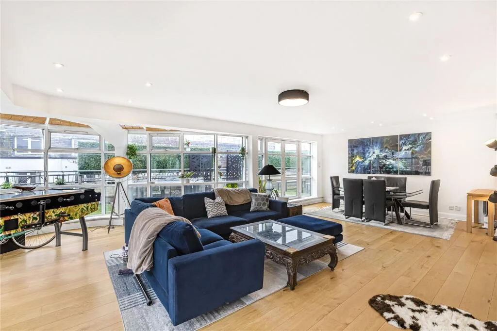 2 bedroom penthouse for rent