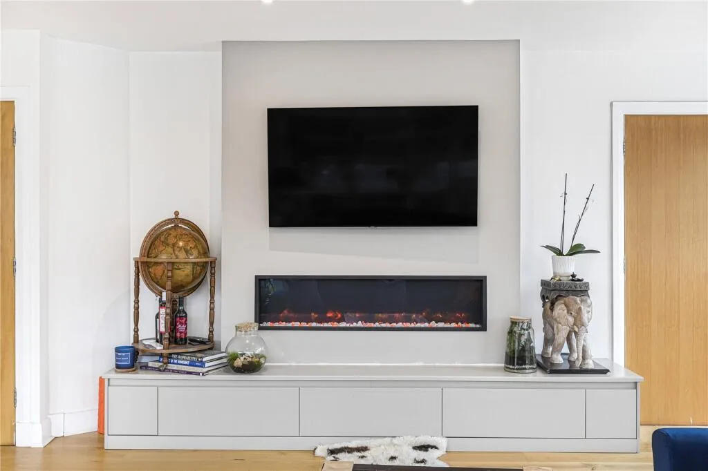 2 bedroom penthouse for rent