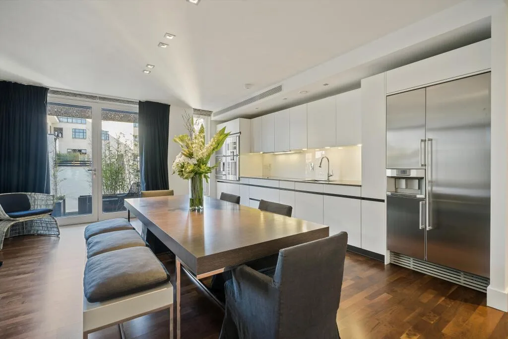 3 bedroom flat for rent