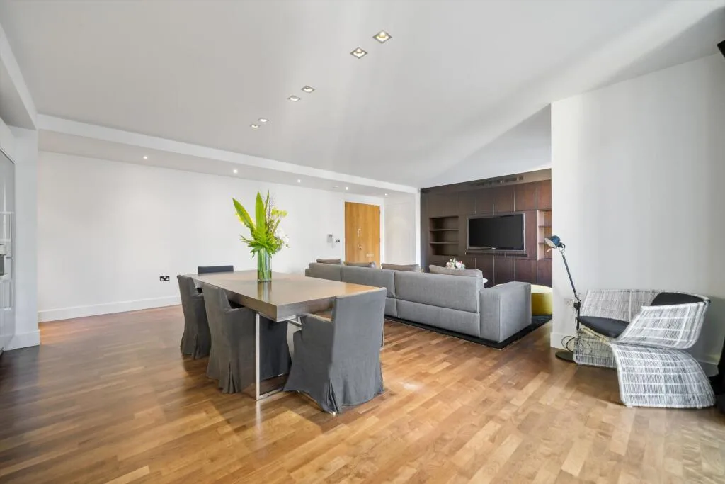 3 bedroom flat for rent