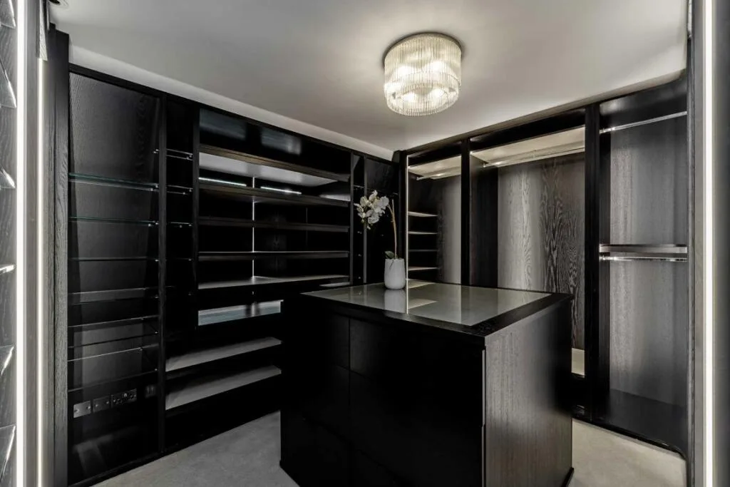 5 bedroom detached house for rent