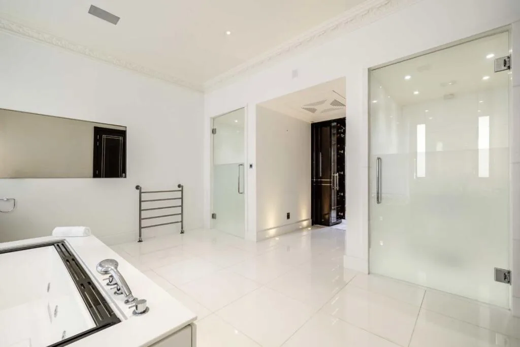 5 bedroom detached house for rent