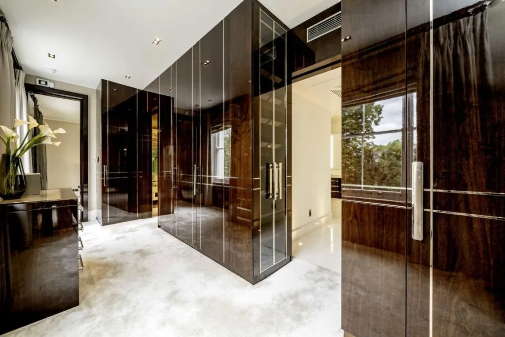5 bedroom detached house for rent