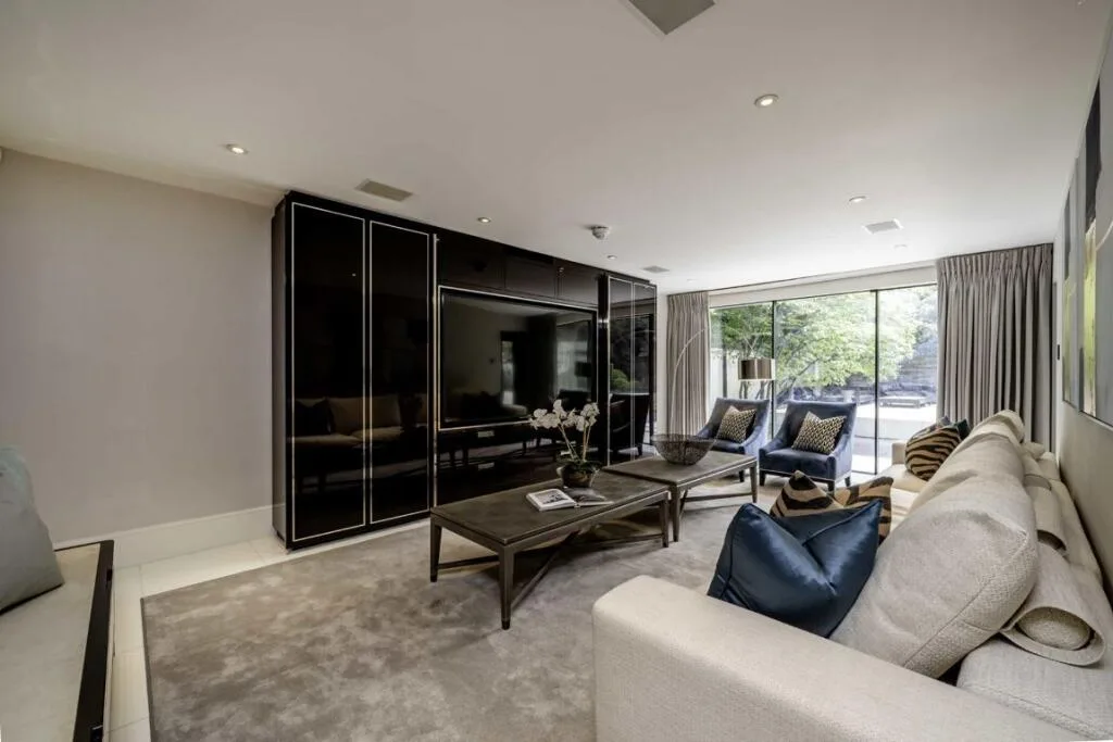 5 bedroom detached house for rent