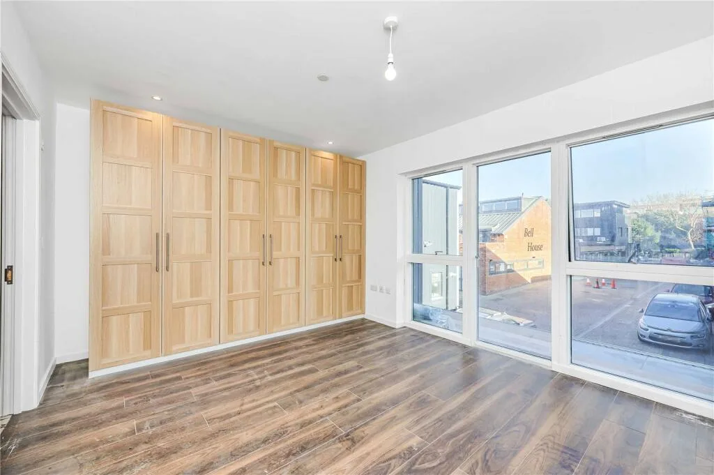 3 bedroom end of terrace house for rent