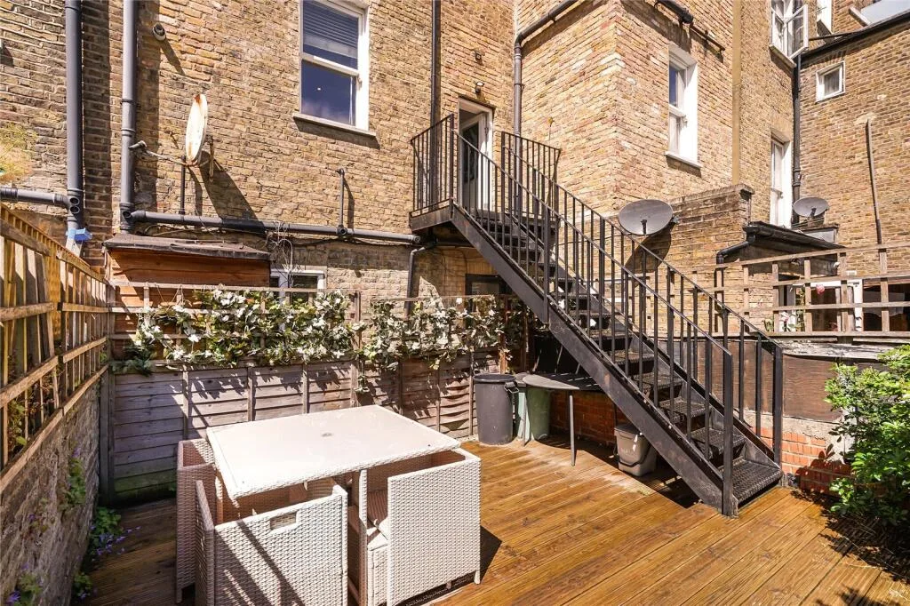 2 bedroom apartment for rent