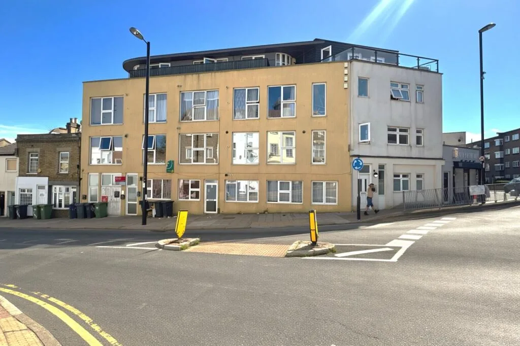 2 bedroom flat for rent
